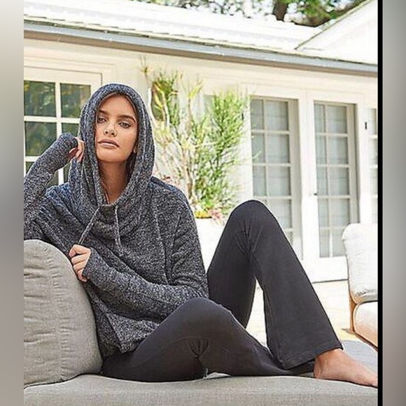 Barefoot Dreams Size L Cozy Chic Lite Pebble Beach Pullover in Black Graphite - Picture 1 of 8